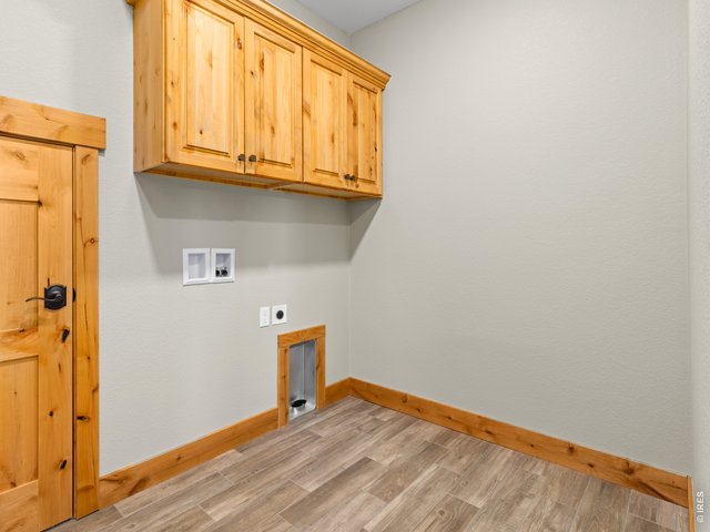 Property Photo 39 Laundry room