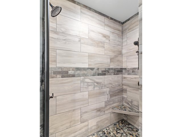 Property Photo 27 Pebblestone shower