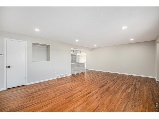 Property Photo 7 Living Room