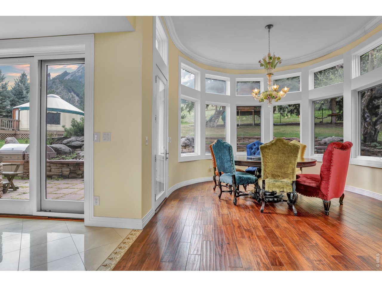 Stunning windowed dining space!