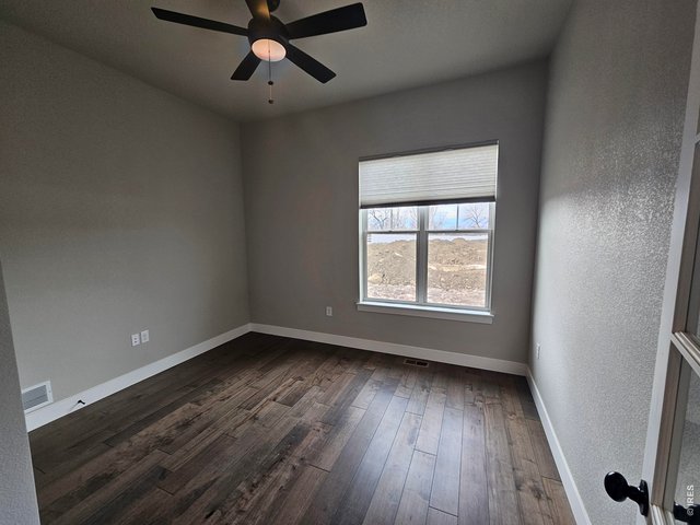 Property Photo 14 Office/Bedroom