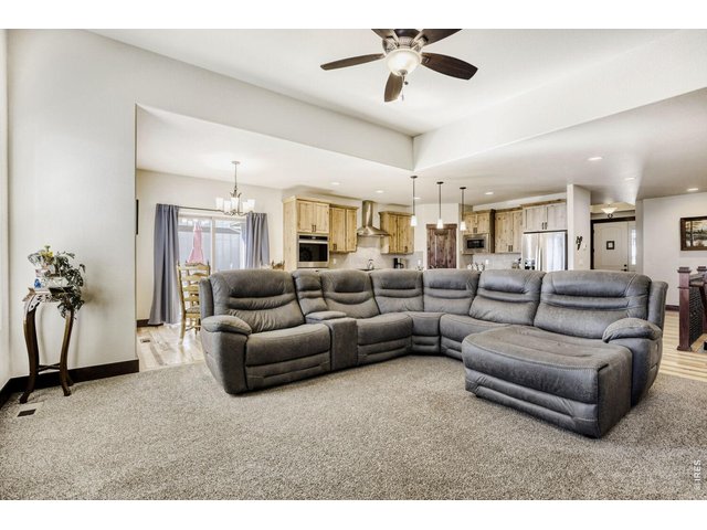 Property Photo 9 Living room area