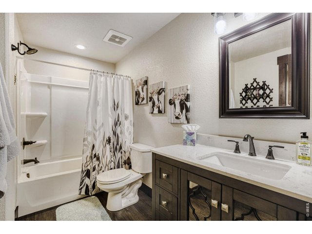 Property Photo 23 Basement bathroom