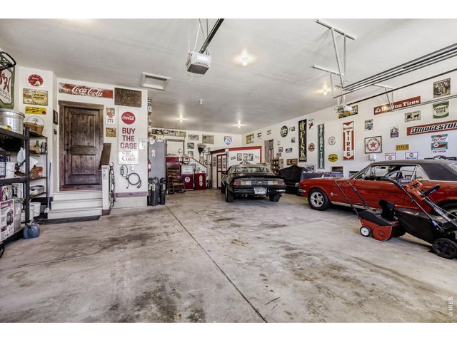 Property Photo 24 5 car garage