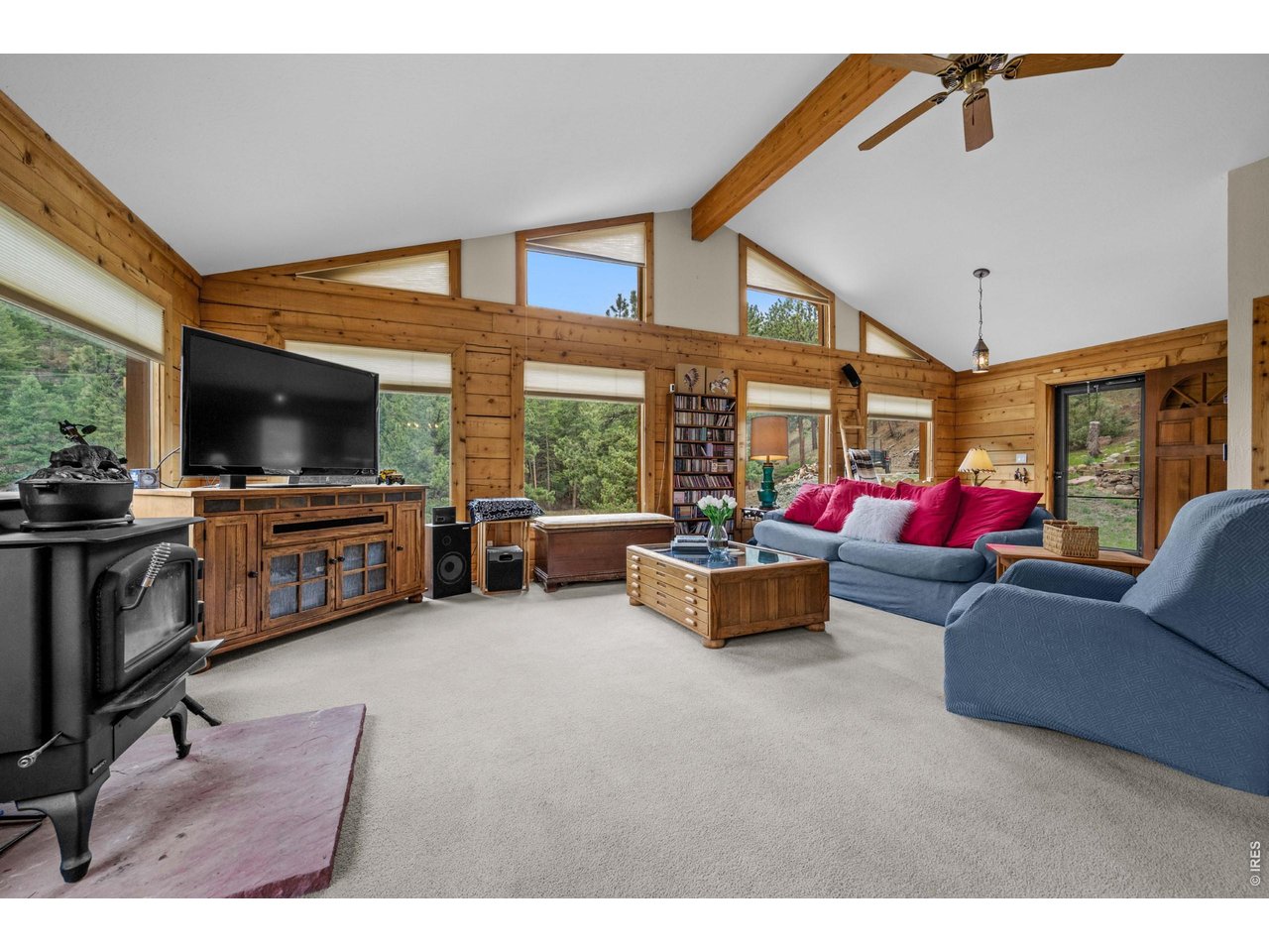 Property Photo 10 Great room