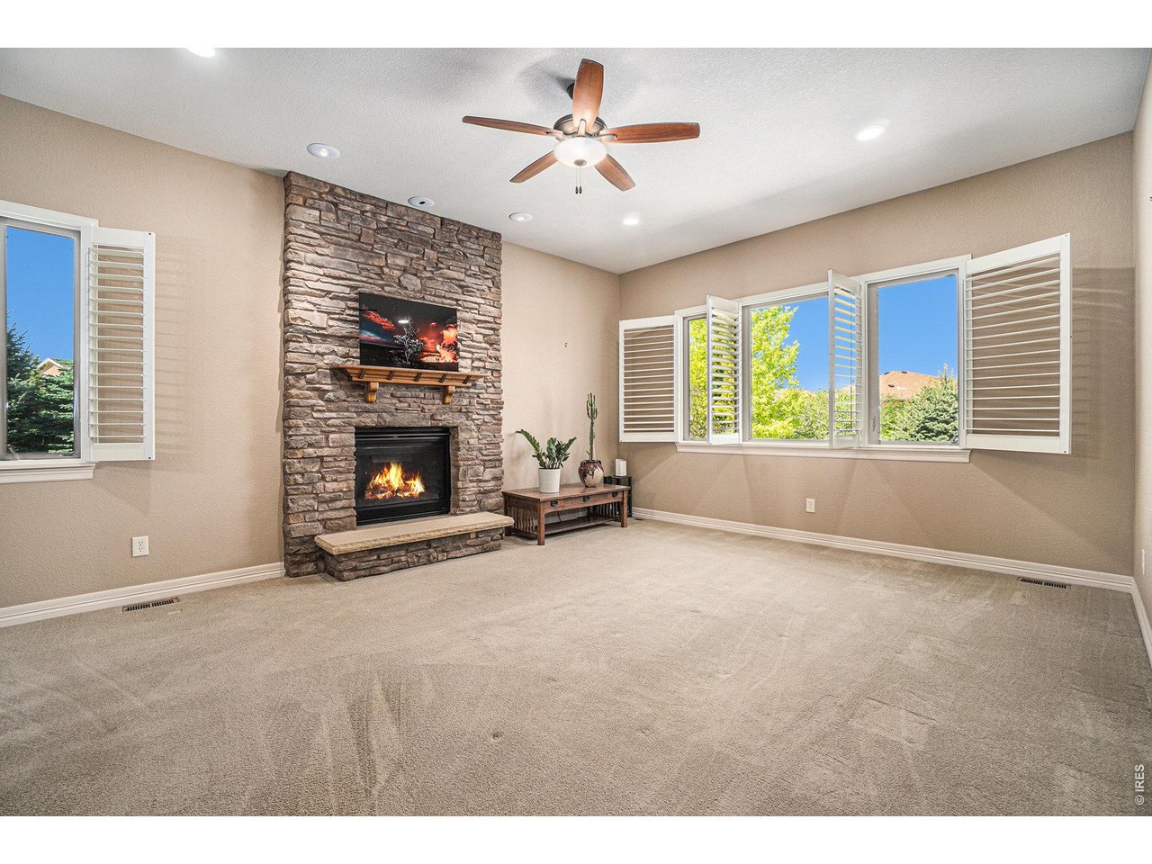 Living room with gas fireplace