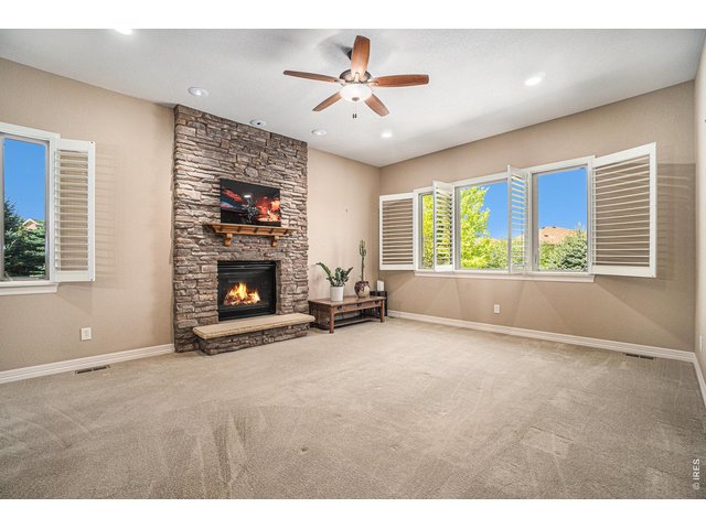 Property Photo 8 Living room with gas fireplace