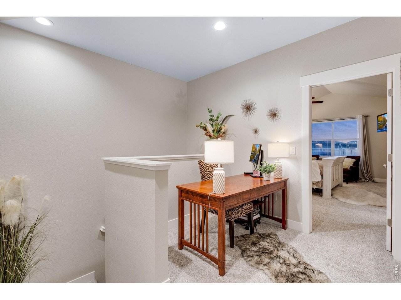 Upstair loft area between bedrooms
