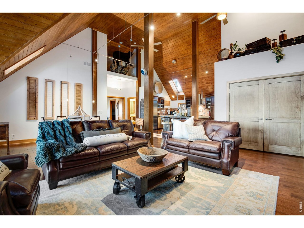 Above the barn is a luxurious, 2-bedroom studio used for family or guests when visiting. The same architecture and craftsmanship employed in the primary home are found here.