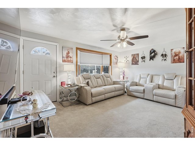 Property Photo 8 Cozy living room