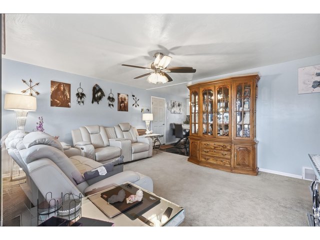 Property Photo 7 Light and Bright