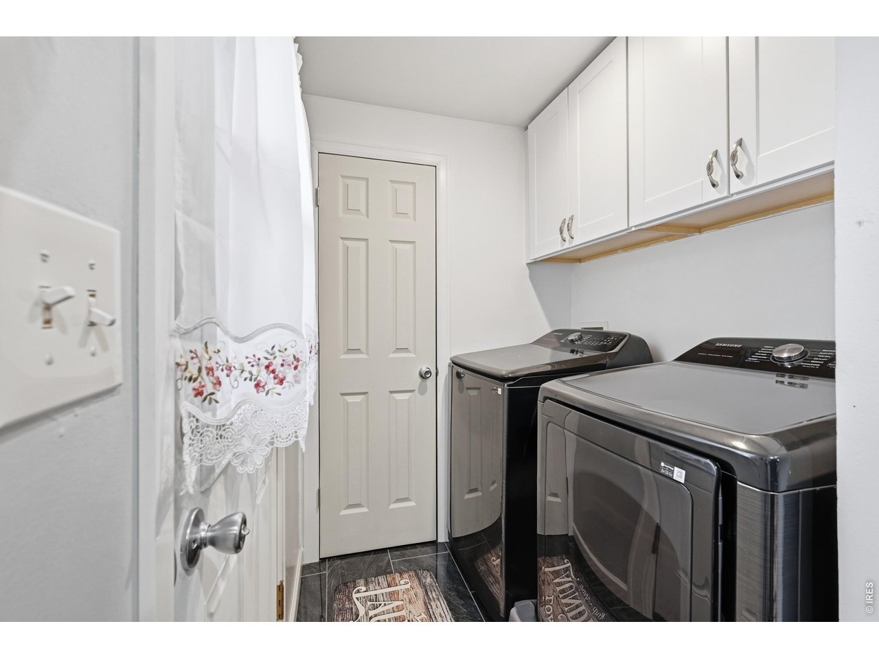 Conveniently located laundry room