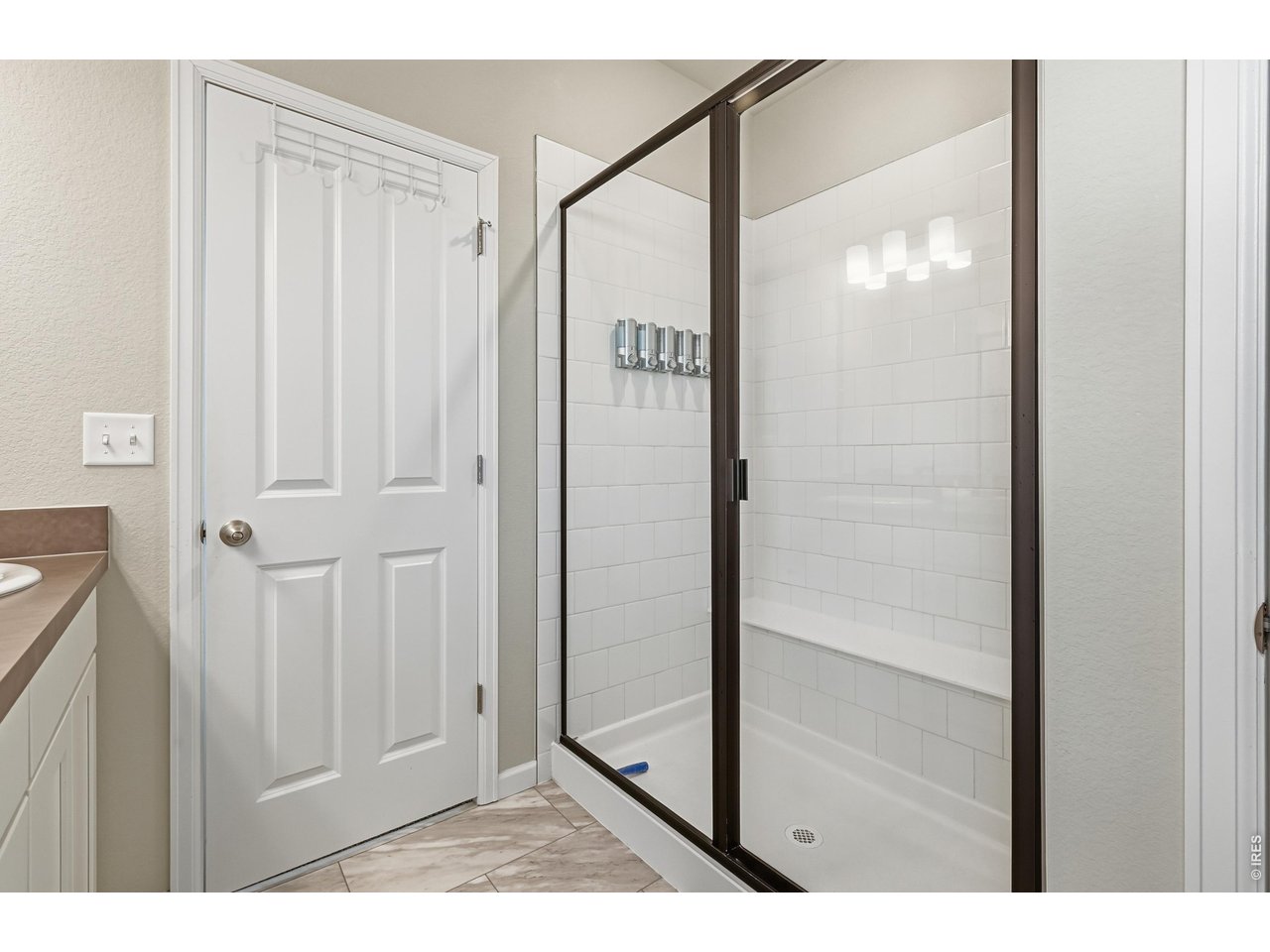 Primary shower