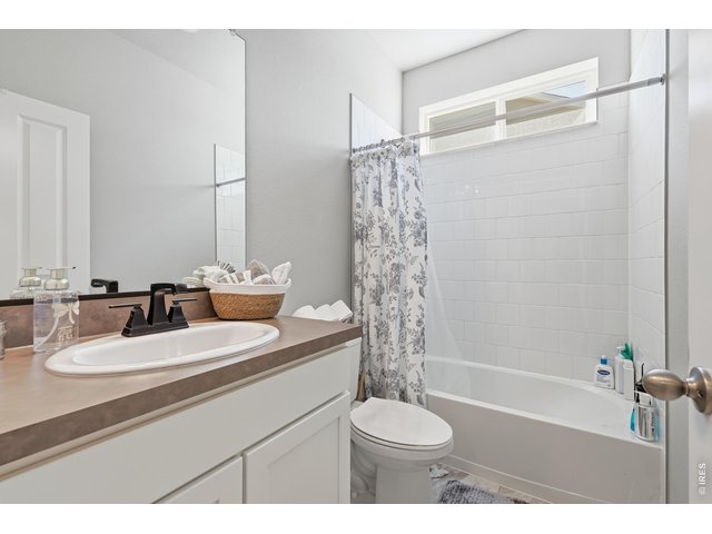Property Photo 36 Secondary bathroom