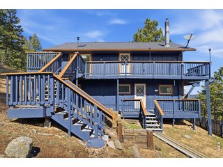910 Chute Rd Golden, CO 80403