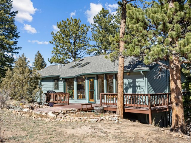 Property Photo 15 Deck and Patio for Entertaining Your Visitors