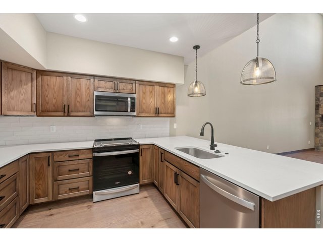 Property Photo 4 Spacious kitchen with plenty of storage