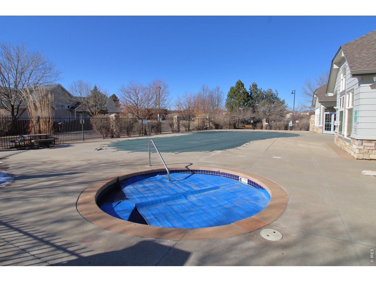 Year round hottub.
