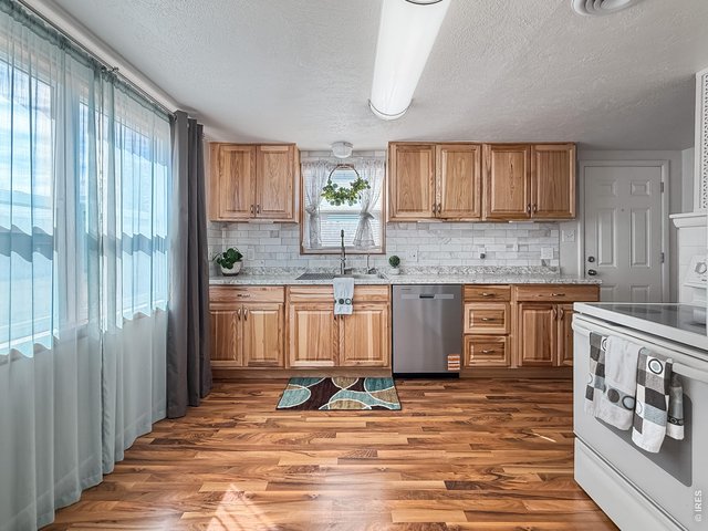 Property Photo 15 Beautiful Kitchen!