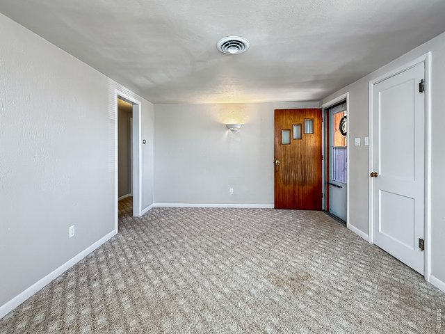 Property Photo 13 Living Room