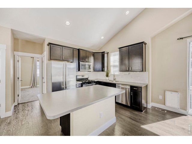 Property Photo 5 Ready to move-in and pet friendly too! 