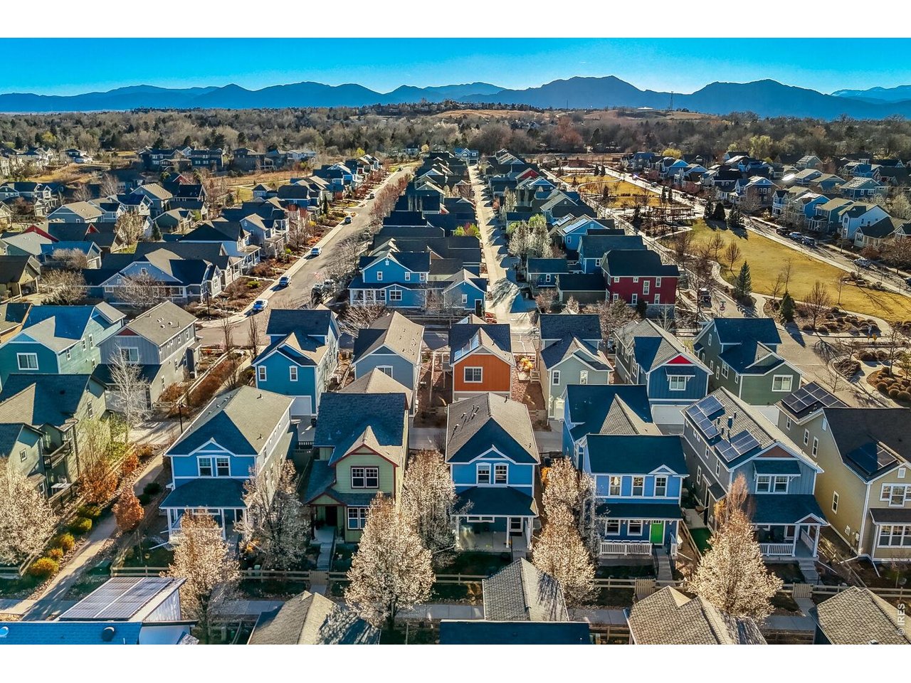 Indian Peaks Subdivision is just a short walk or bike ride 1 mile to the heart of downtown Louisville or 20min to downtown Boulder