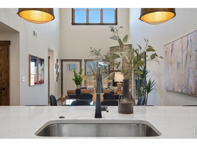 Property Photo 15 High ceilings and plenty of windows