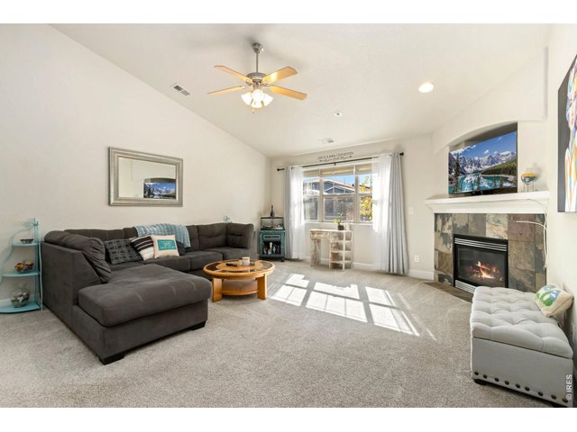 Property Photo 2 Natural light throughout
