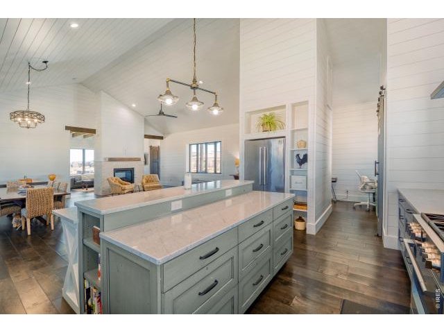 Property Photo 6 Large center island