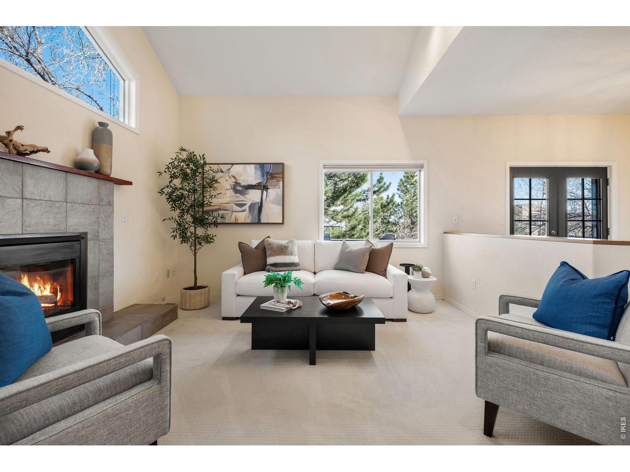 Abundant light and soaring ceilings!