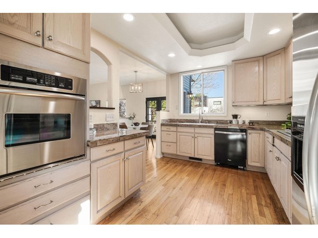 Property Photo 15 Gourmet chef's kitchen with high end appliances. 