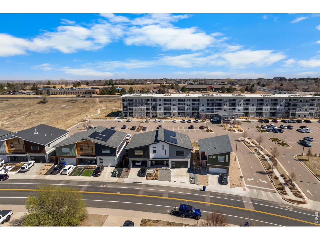 NO HOA or Metro District!
