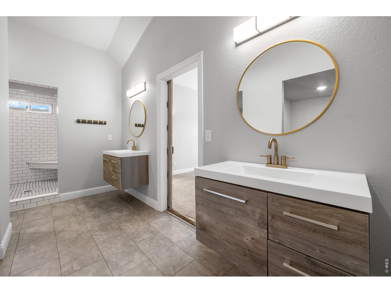 separate large sink areas 