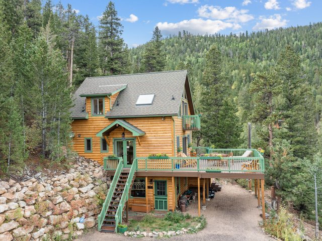Property Photo 3 Your Top of the World Get A-Way