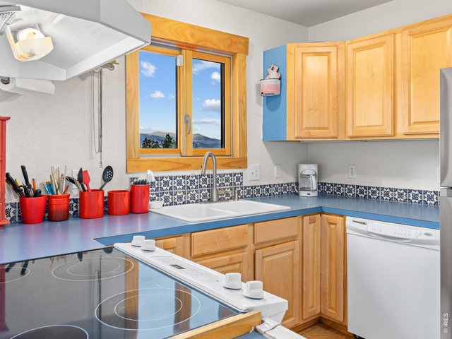 Property Photo 6 Kitchen