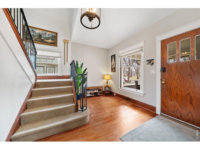 Property Photo 10 Entry Way