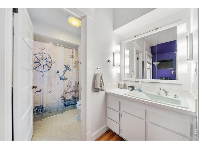 Property Photo 20 Attached Primary Bath