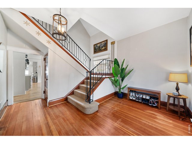Property Photo 9 Entry Way
