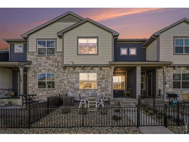 Property Photo 2 Better than new townhome in The Shores at The Lakes at Centerra!