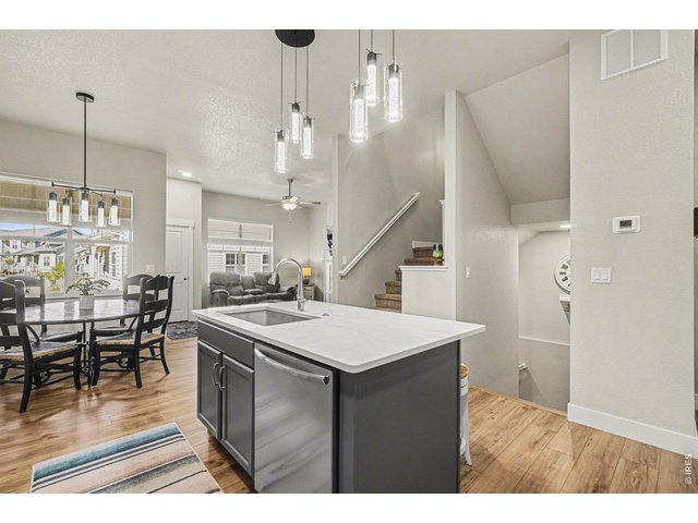 Property Photo 16 Convenient floor plan