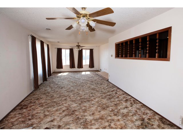 Property Photo 9 Living room