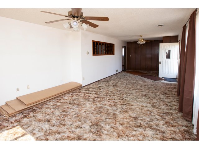 Property Photo 10 Living room