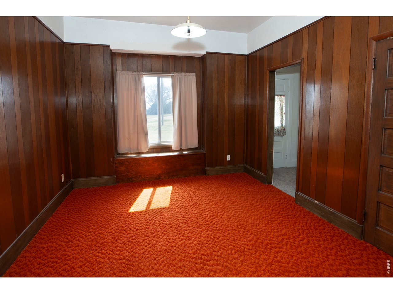 Bedroom 2 w/walk in closet