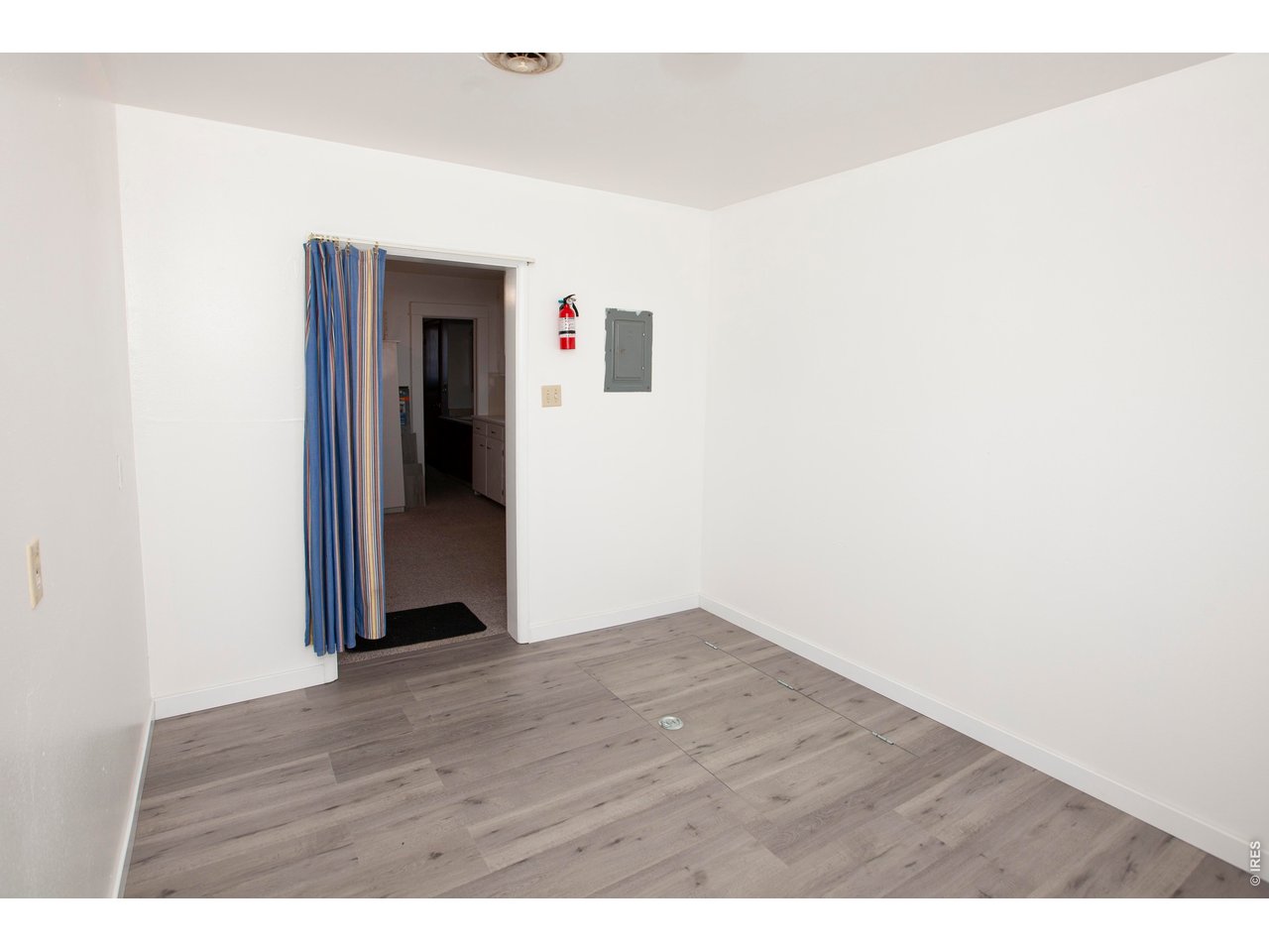Laundry/crawl space access