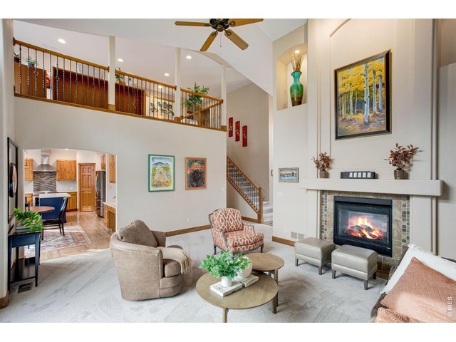 Property Photo 5 Enormous upper loft/flexspace at 22 X 11! 