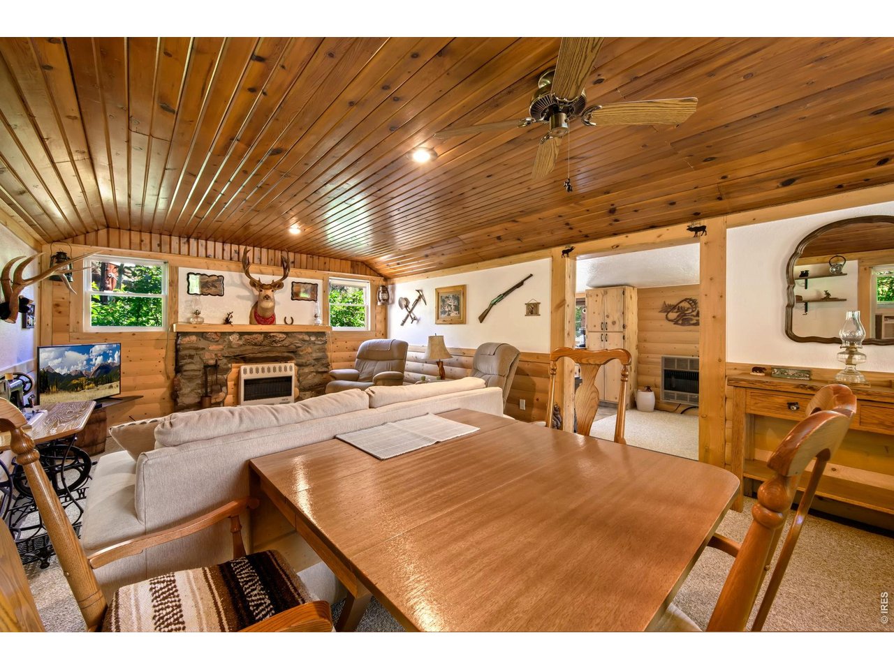 Look at that beautiful woodwork on the ceiling