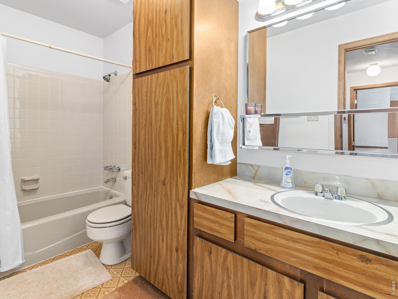 Shared bath on upper level