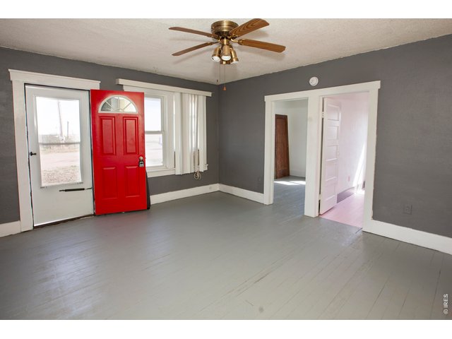 Property Photo 10 Entry