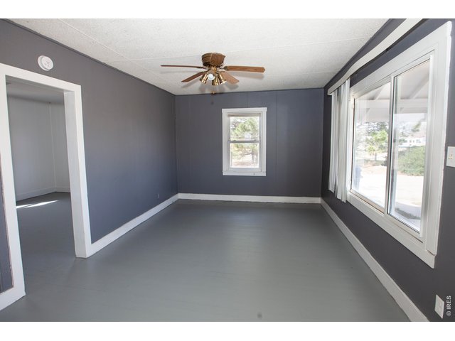 Property Photo 17 Living room
