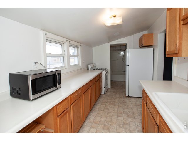 Property Photo 12 Kitchen